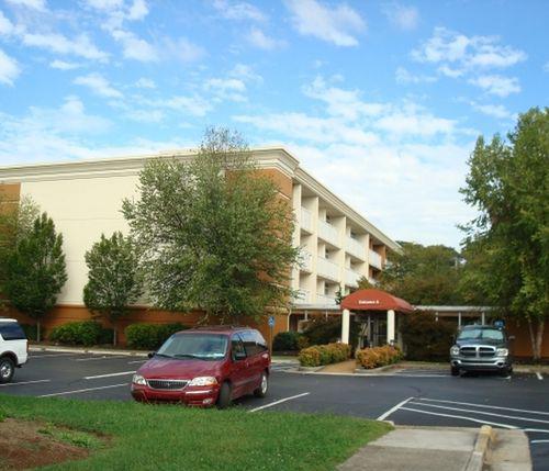 Red Roof - Papermill Road Motel